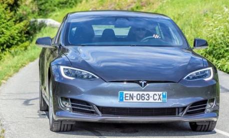 Autopilot Tesla Prima Dellincidente Mortale Segnalati Problemi