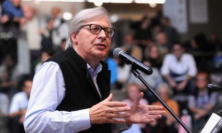 Vittorio Sgarbi Indagato Per Furto Di Beni Culturali Per Quadro Manenti