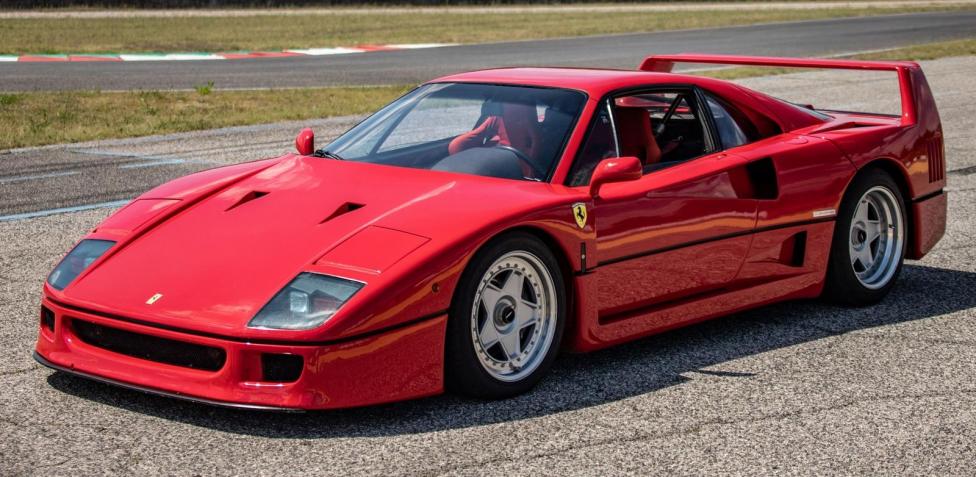 Ferrari F40: 35 anni della supercar, foto, storia, motore