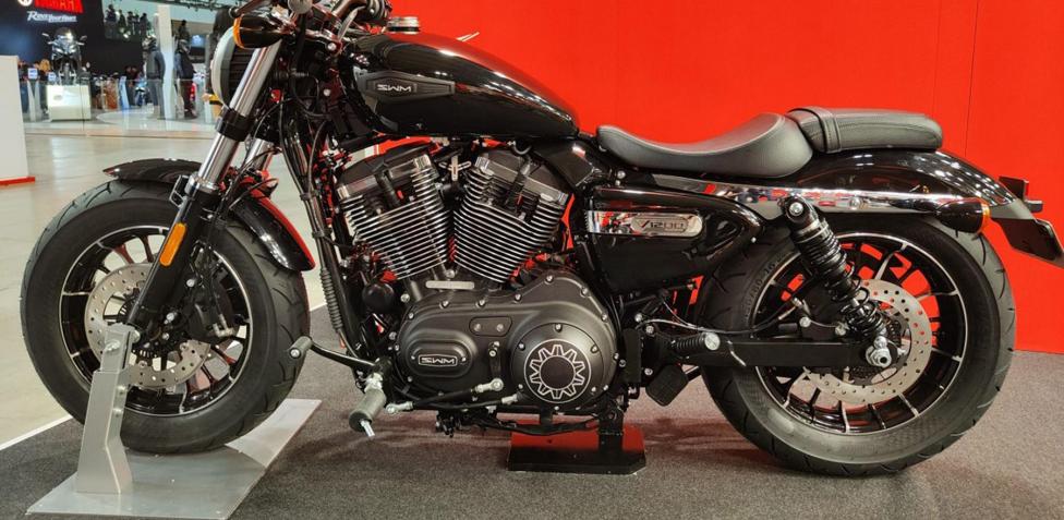 Iron 885 harley top