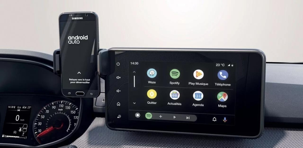YouTube sta arrivando su Android Auto, ma sembra la radio