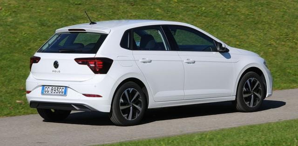 Auto a benzina 2024 dati e prezzo della Volkswagen Polo Gazzetta