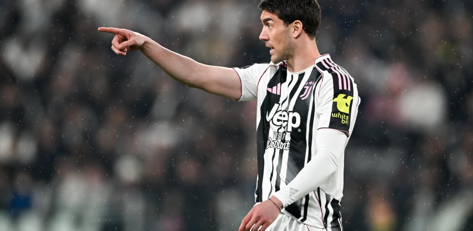 Doppio infortunio per la Juve: problemi al polpaccio per Perin e Vlahovic