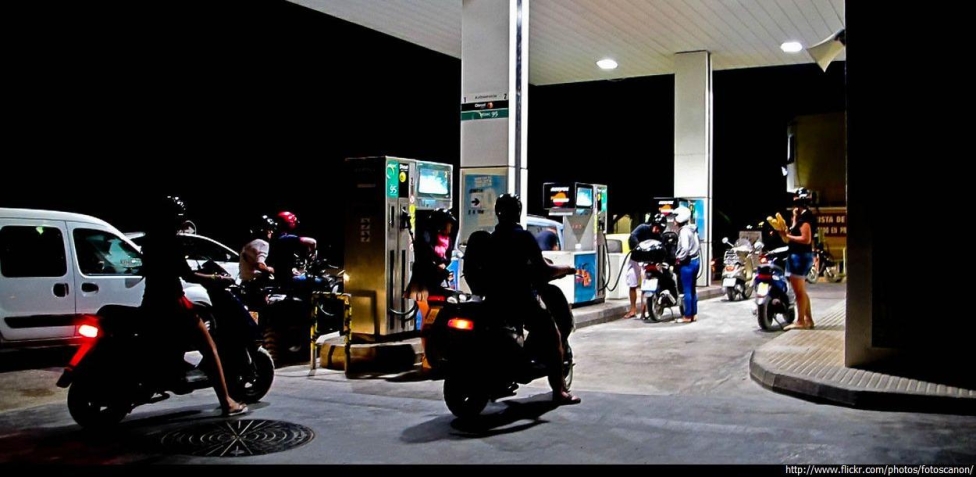 Consumare meno con lo scooter: come risparmiare benzina in città e fuori