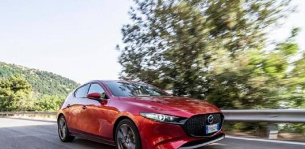 Mazda 3 prova, scheda tecnica, opinioni e dimensioni 2.0 Skyactiv-G M  Hybrid Exclusive 