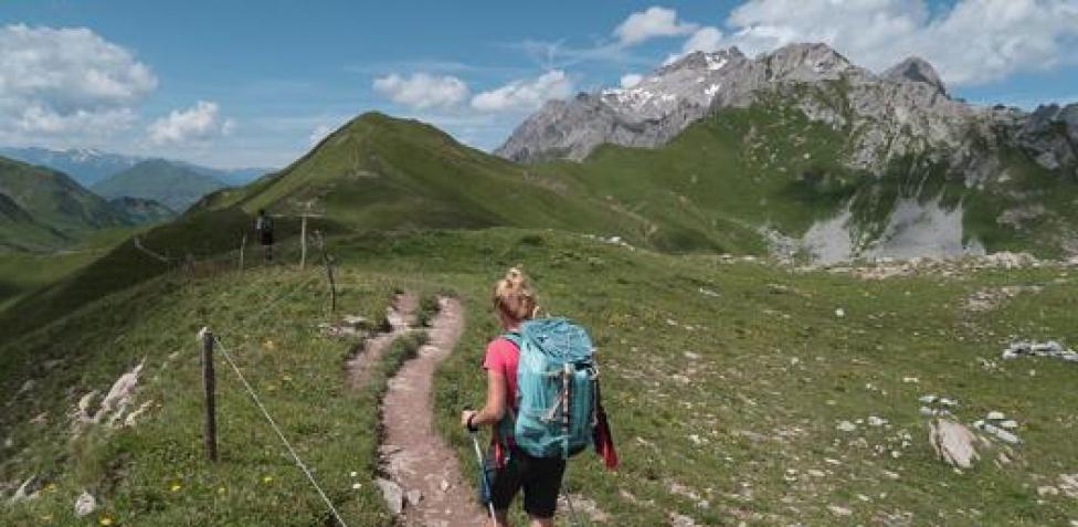 Hiking: cos'è e perché fa bene l'escursionismo sportivo