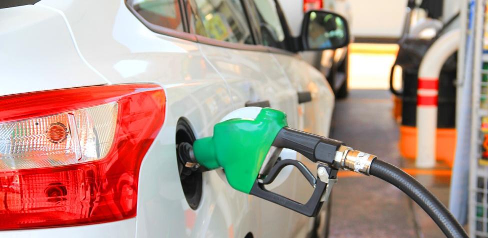 Carburanti: quante tasse si pagano in Italia rispetto al resto dell'Ue?