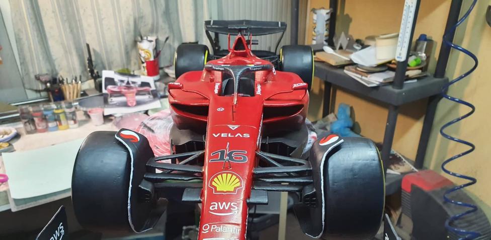 Ferrari F1-75 riprodotta in un modellino: lo straordinario lavoro  artigianale di un fan 