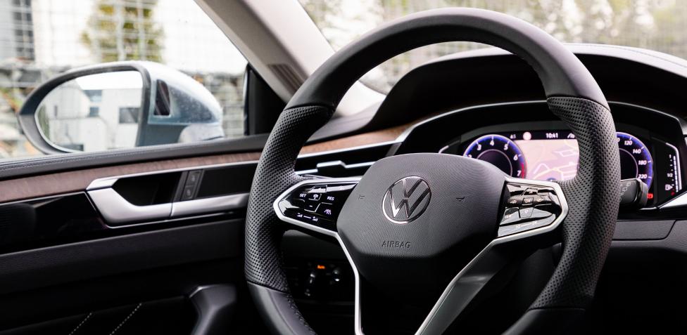 Basta con comandi touch sulle auto: la Volkswagen torna indietro