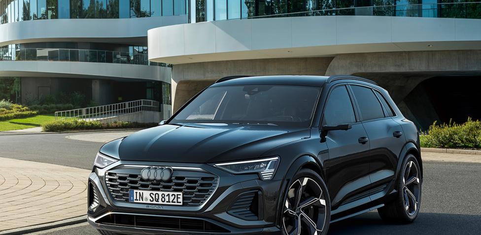 Audi: il nuovo logo dei quattro anelli senza cromature