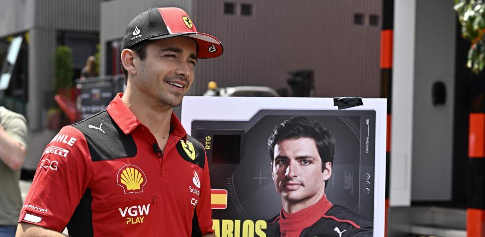 Charles Leclerc: casco, tuta e guanti del gp di Monaco all'asta per gli  alluvionati