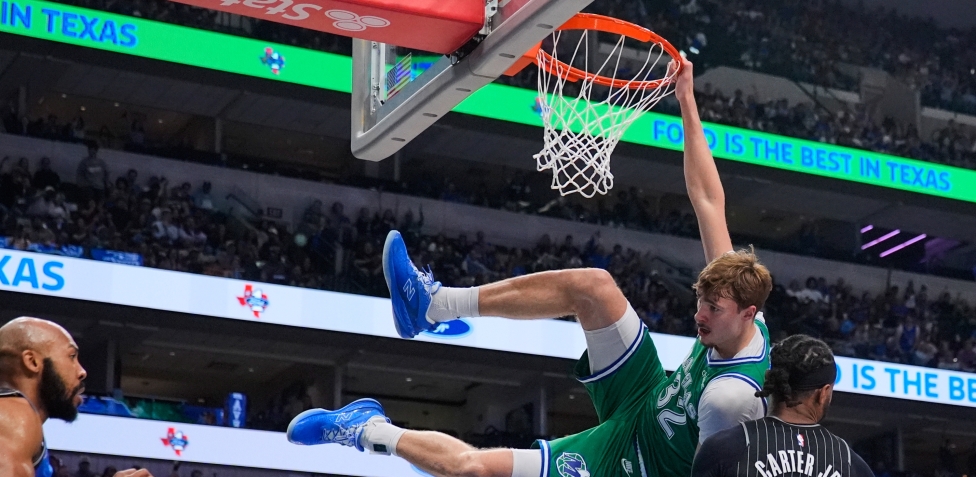 Dallas perde ma si gode super Flagg: 51 punti! Ahi Lakers: stiramento per Doncic, primo turno playoff a rischio