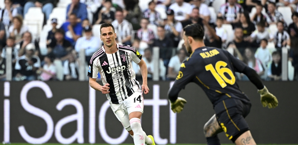 Era appena rientrato, ma non c'è pace per Milik. Ecco l'ennesimo infortunio: stagione finita