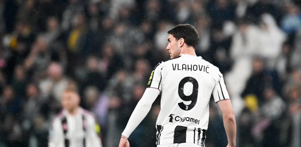 Vlahovic, la firma con la Juve slitta: ci riprova il Milan. La chiave è Nkunku