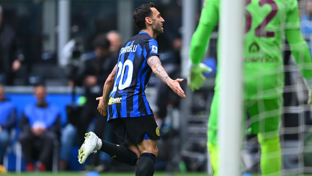 MILAN, ITALY - APRIL 28:  Hakan Calhanoglu of FC Internazionale celebrates after scoring the goal during the Serie A TIM match between FC Internazionale and Torino FC at Stadio Giuseppe Meazza on April 28, 2024 in Milan, Italy. (Photo by Mattia Pistoia - Inter/Inter via Getty Images) (Photo by Mattia Pistoia - Inter/Inter via Getty Images)