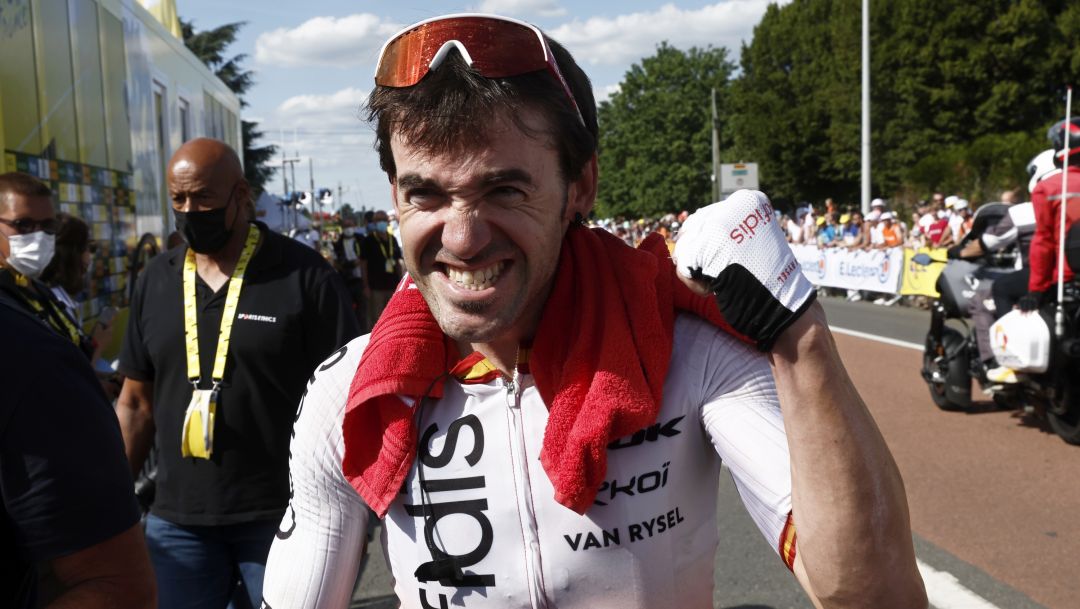 Spain's Ion Izagirre celebrates after winning the twelfth stage of the Tour de France cycling race over 169 kilometers (105 miles) with start in Roanne and finish in Belleville-en-Beaujolais, France, Thursday, July 13, 2023. (Benoit Tessier/Pool Photo via AP)