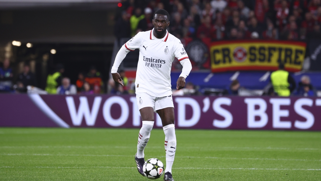 LEVERKUSEN, GERMANY - OCTOBER 01: Youssouf Fofana of AC Milan controls the ball during the UEFA Champions League 2024/25 League Phase MD2 match between Bayer 04 Leverkusen and AC Milan at BayArena on October 01, 2024 in Leverkusen, Germany. (Photo by Giuseppe Cottini/AC Milan via Getty Images)