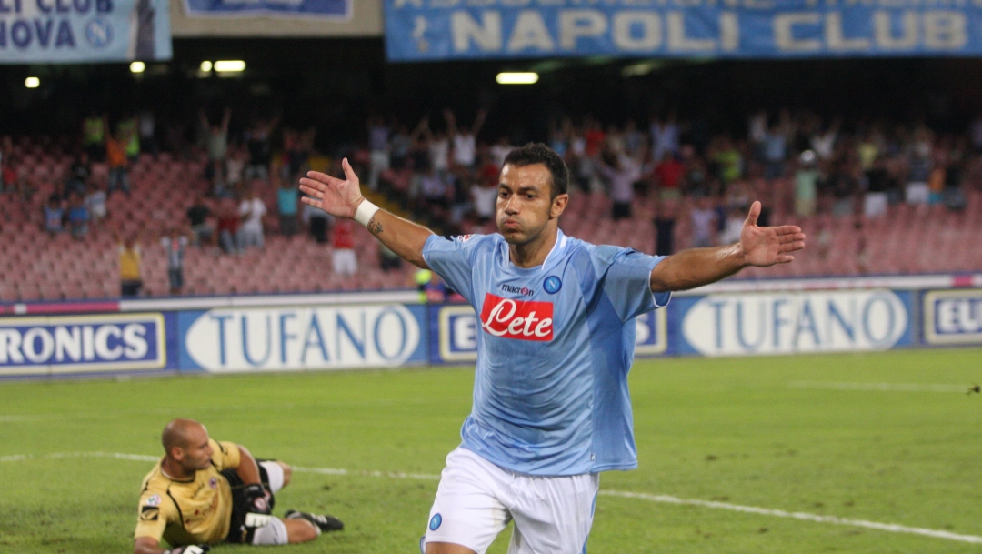 20090830 - NAPOLI - SPO - CALCIO:SERIE A; NAPOLI - LIVORNO. Il giocatore del Napoli Fabio Quagliarella esulta dopo aver realizzato il gol del 3-0 questa sera 30 Agosto 2009 allo stadio San Paolo di Napoli. ANSA/CESARE ABATE/i51