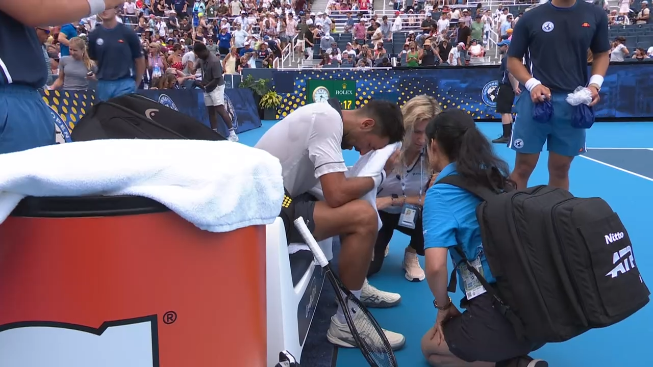 Malore per Djokovic: vomita e va ko con Tirante a Cincinnati