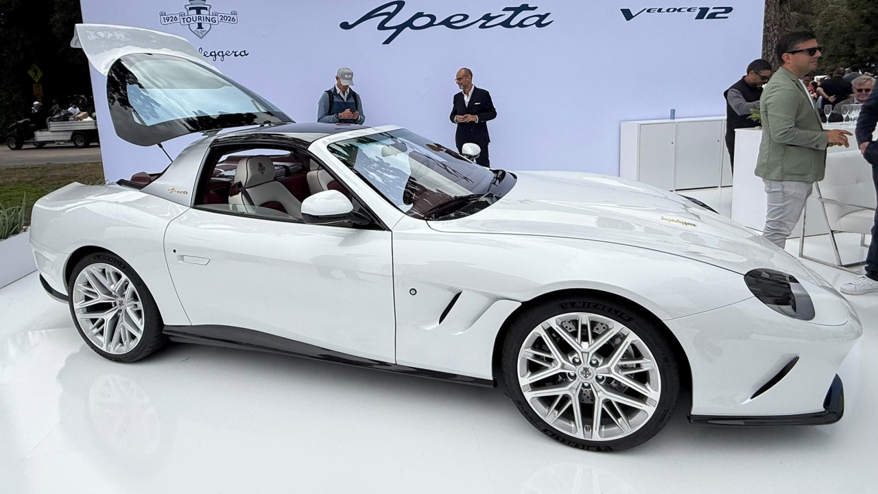 Touring Superleggera Veloce12. Base Ferrari, valigie su misura
