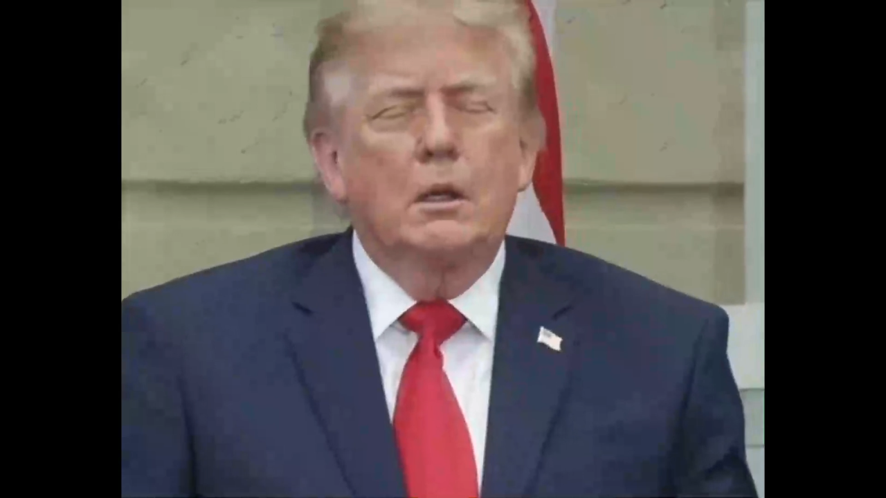 trump si addormenta alla commemorazione per le vittime dell 11 settembre a washington da Video.gazzetta.it trump si addormenta alla commemorazione per le vittime dell 11 settembre a washington