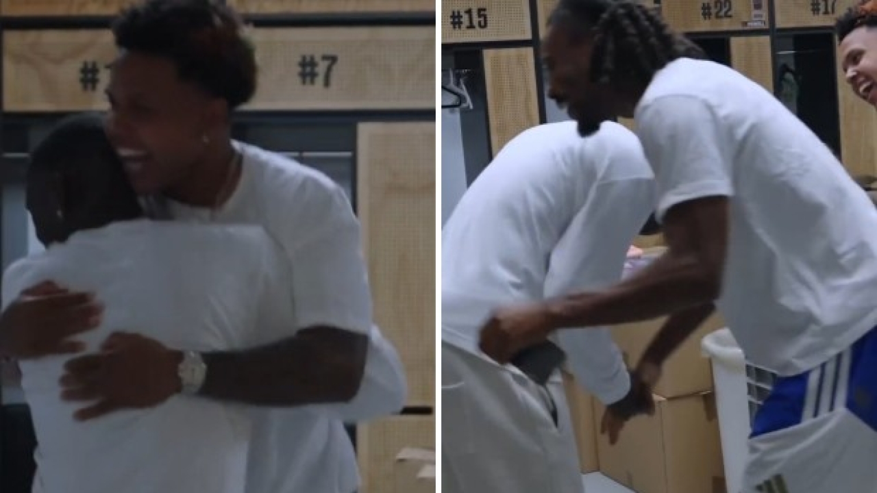 juventus quanto ti mancava kolo muani al suo ritorno lo accolgono cos236 da Video.gazzetta.it juventus quanto ti mancava kolo muani al suo ritorno lo accolgono cos236