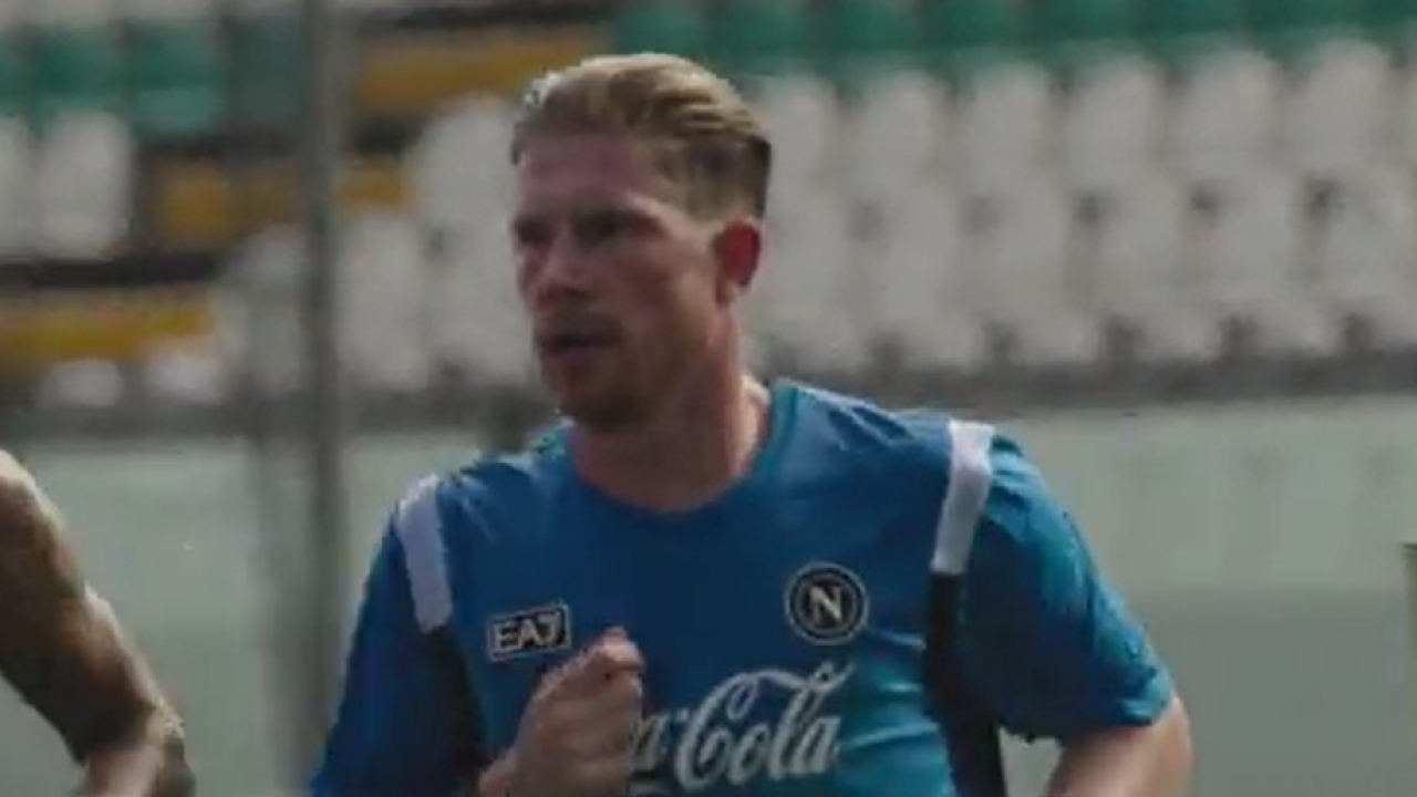 Napoli, riecco De Bruyne: primo allenamento agli ordini di Allegri