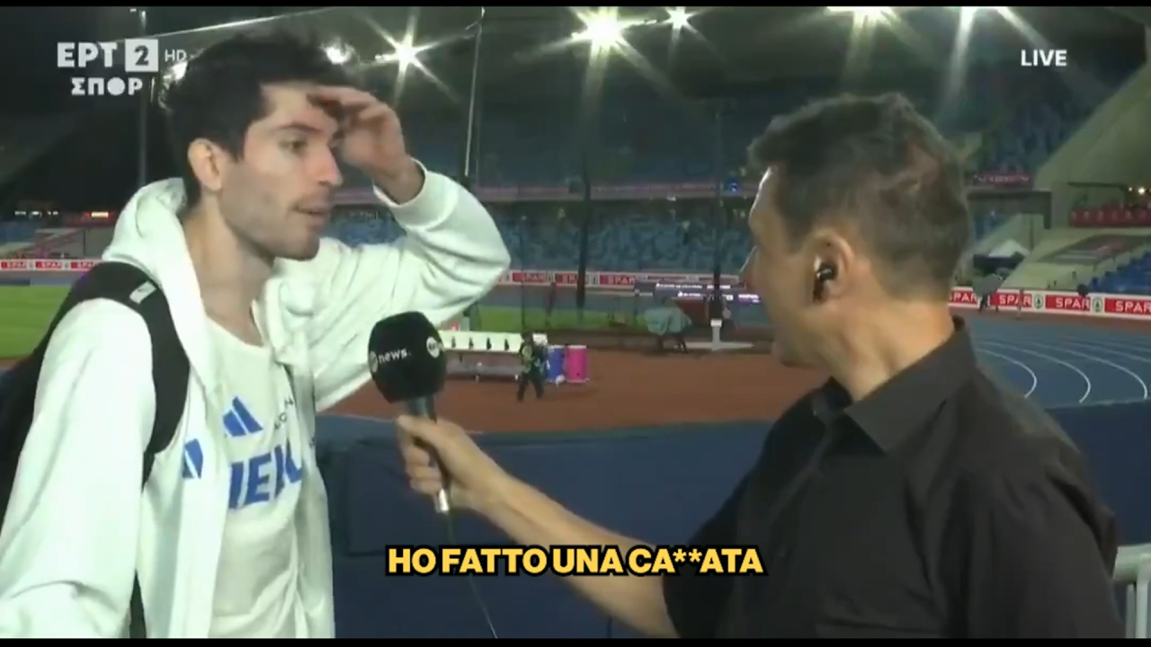 ho fatto una caata perde la medaglia e fugge dall intervista la scena 232 comica da Video.gazzetta.it ho fatto una caata perde la medaglia e fugge dall intervista la scena 232 comica