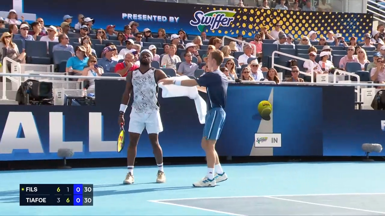 Fils-Tiafoe: highlights Atp Cincinnati. Tiafoe reagisce così al punto di Fils