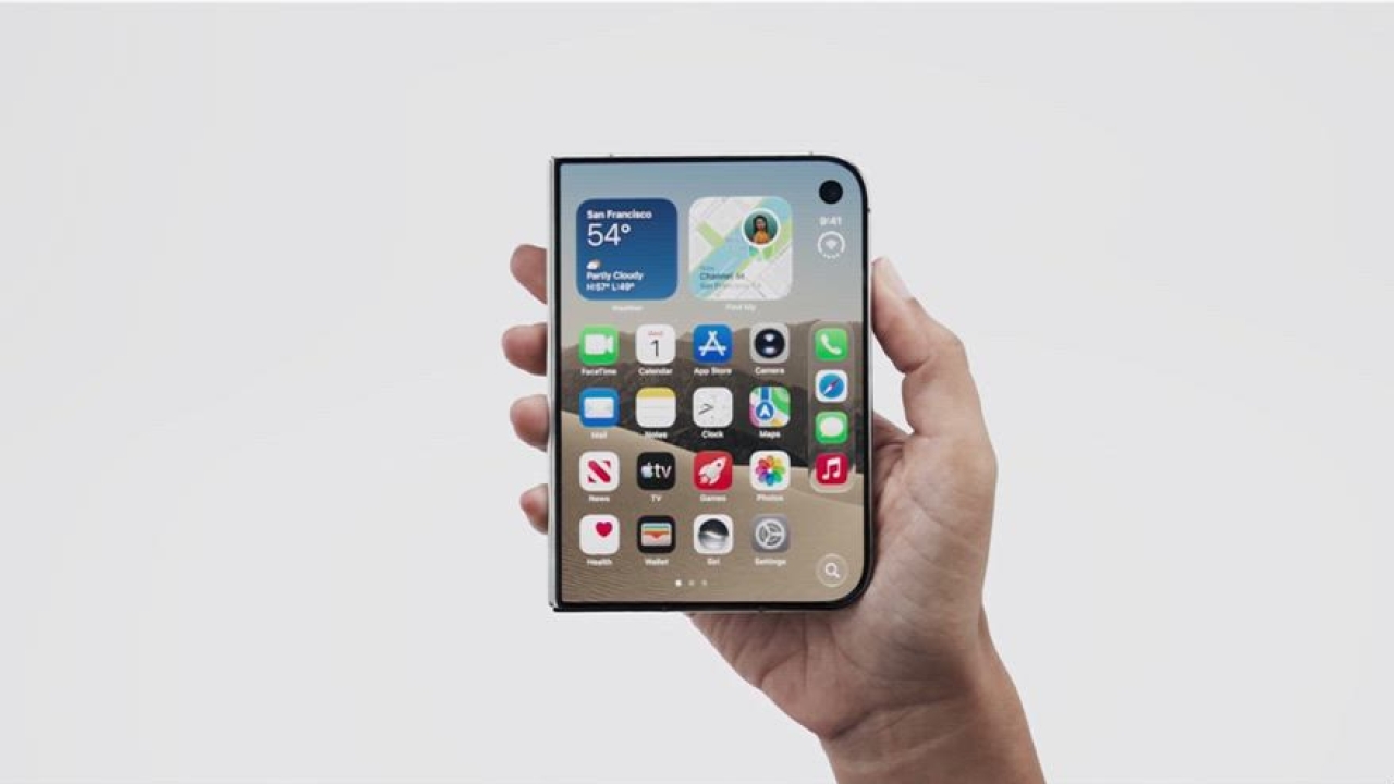presentato iphone duo il primo pieghevole di apple da Video.gazzetta.it presentato iphone duo il primo pieghevole di apple
