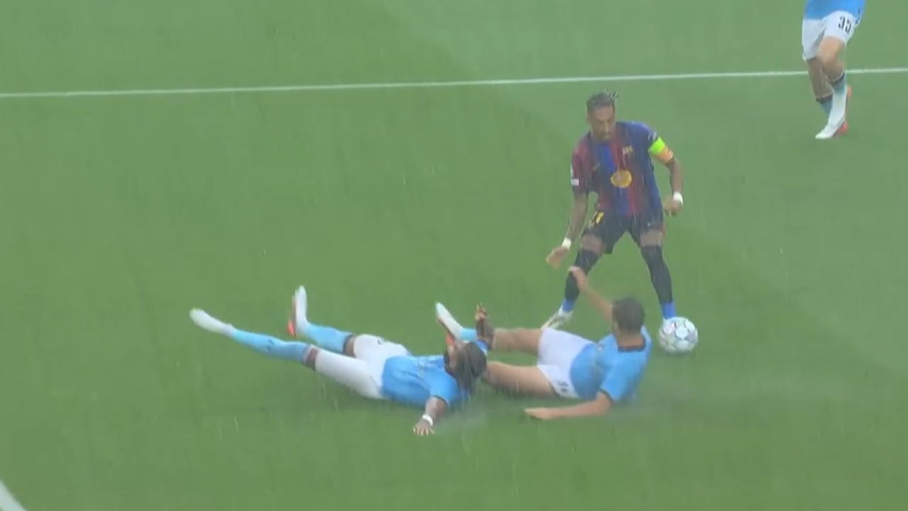 barcellona feyenoord raphinha ne mette a sedere due e segna un gol pazzesco da Video.gazzetta.it barcellona feyenoord raphinha ne mette a sedere due e segna un gol pazzesco