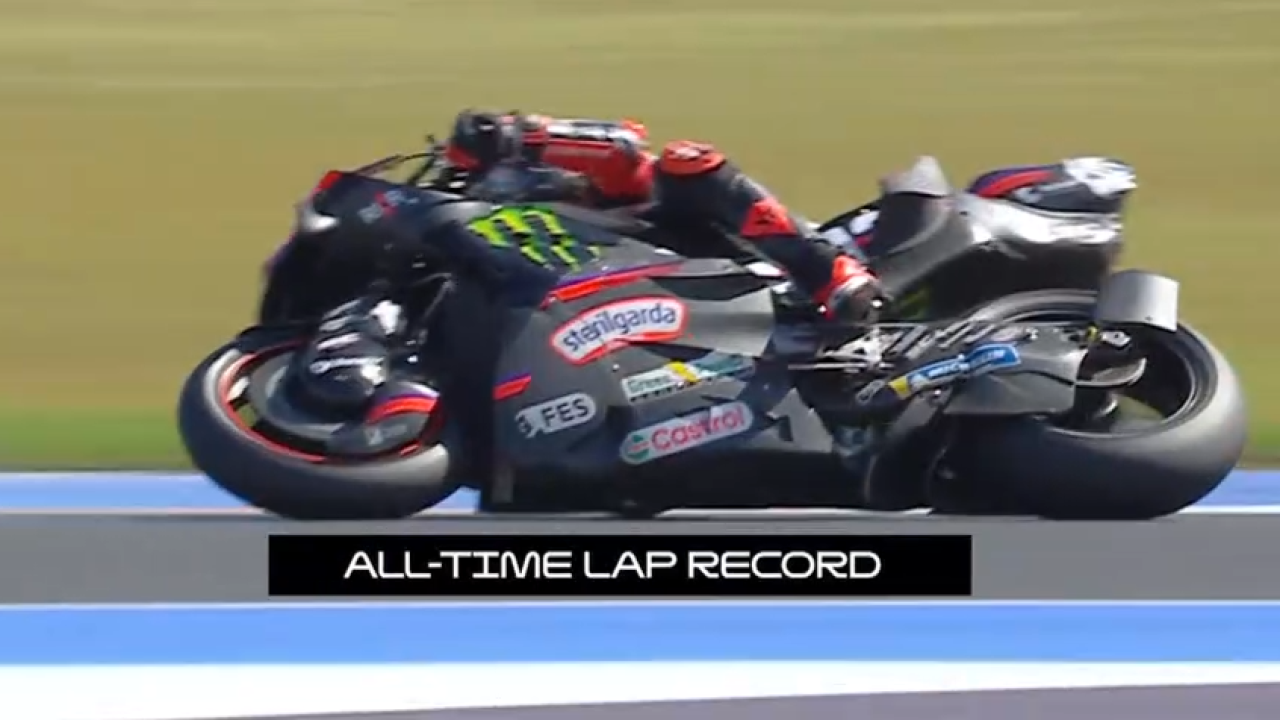 motogp bezzecchi pole position da record a misano gli highlights del gp di san marino da Video.gazzetta.it motogp bezzecchi pole position da record a misano gli highlights del gp di san marino