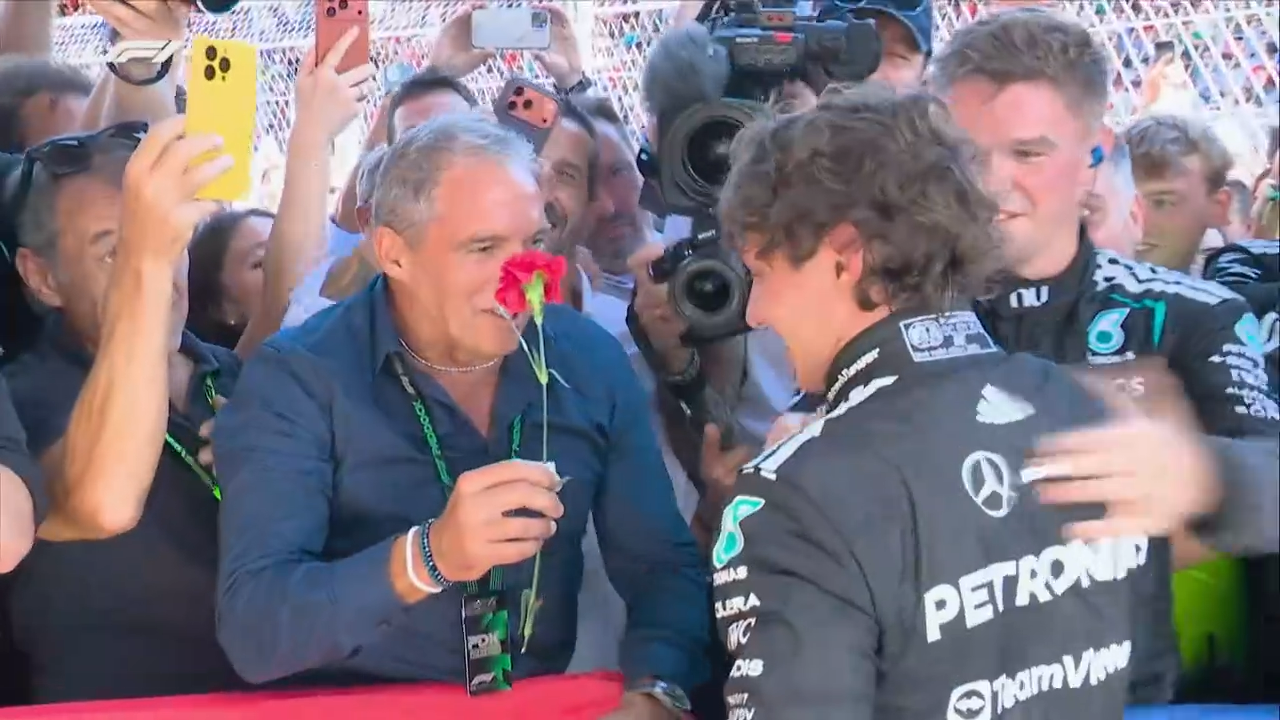 kimi antonelli e il dono inaspettato il gesto di pap224 marco 232 commovente da Video.gazzetta.it kimi antonelli e il dono inaspettato il gesto di pap224 marco 232 commovente