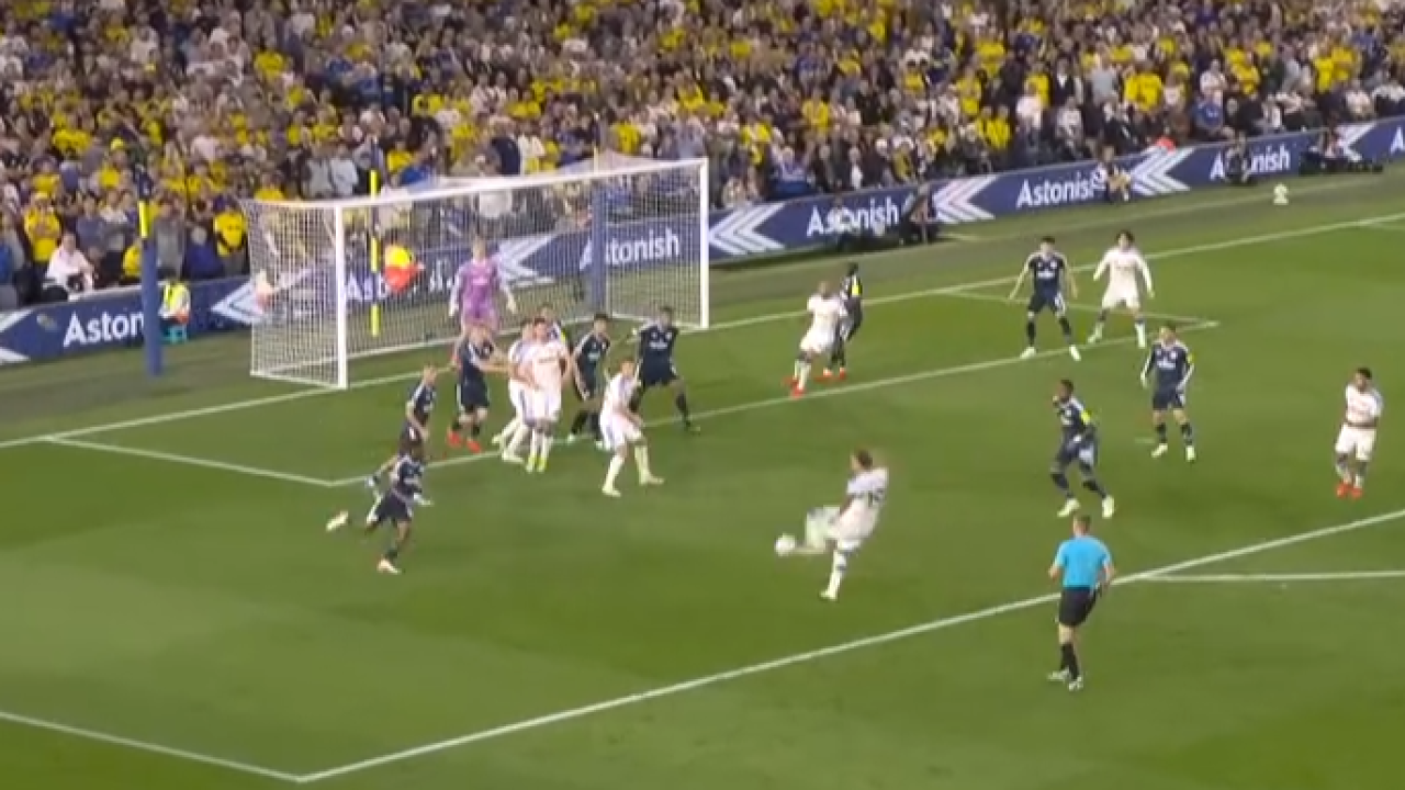 okafor che rete contro il newcastle controbalzo palo e gol il suo leeds vola gli highlights da Video.gazzetta.it okafor che rete contro il newcastle controbalzo palo e gol il suo leeds vola gli highlights