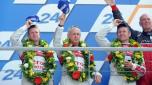 Allan McNish, Rinaldo Capello e Tom Kristensen durante la premiazione della  24 ore di Le Mans