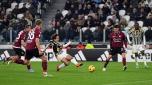 TURIN, ITALY - JANUARY 04: Federico Chiesa of Juventus kicks the ball during the Coppa Italia Round of 16 match between Juventus FC v US Salernitana at Allianz Stadium on January 04, 2024 in Turin, Italy. (Photo by Chris Ricco - Juventus FC/Juventus FC via Getty Images)