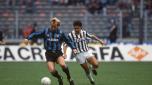 TURIN, ITALY - OCTOBER 28: Juventus player Roberto Baggio against Brehme during Juventus - Inter on October 28, 1990 in Turin, Italy. (Photo by Juventus FC - Archive/Juventus FC via Getty Images)