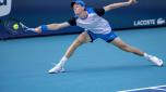 epa11250333 Jannik Sinner of Italy in action against Daniil Medvedev of Russia during the semifinals of the 2024 Miami Open tennis tournament at the Hard Rock Stadium in Miami, Florida, USA, 29 March 2024.  EPA/CRISTOBAL HERRERA-ULASHKEVICH