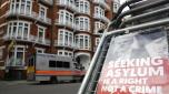 L'ambasciata ecuadoriana di Londra, rifugio di Assange per 7 anni. AP
