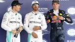 Rosberg (a sin) con Hamilton e Verstappen. AFP