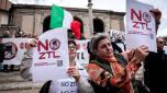 Proteste nei confronti della nuova fascia verde di Roma. Getty