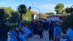 Pazienti evacuati da Villa Igea ad Ancona in attesa dell'esito del sopralluogo dei vigili del fuoco, Ancona, 9 novembre 2022. ANSA/ FEDERICA ACQUA