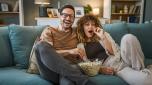 Cosa guardare in TV per essere più felici, secondo la scienza