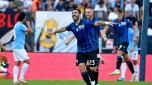 ROME, ITALY - OCTOBER 08: Sead Kolasinac of Atalanta BC celebrates a second goal with his team mates during the Serie A TIM match between SS Lazio and Atalanta BC at Stadio Olimpico on October 08, 2023 in Rome, Italy. (Photo by Marco Rosi - SS Lazio/Getty Images)