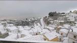 La neve è scesa su Monte Sant'Angelo (Foggia), 26 novembre 2023. ANSA/Donato Taronna