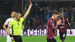 Referee Marco Guida shows the red card to Salernitanas Giulio Maggiore during the Italian Serie A soccer match US Salernitana vs Juventus FC at the Arechi stadium in Salerno, Italy, 07 January 2024. ANSA/MASSIMO PICA