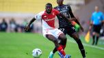 Monaco's French midfielder #19 Youssouf Fofana (L) fights for the ball with Metz's Haitian midfielder #27 Danley Jean Jacques (R) during the French L1 football match between AS Monaco and FC Metz at the Louis II Stadium (Stade Louis II) in the Principality of Monaco on October 22, 2023. (Photo by Valery HACHE / AFP)