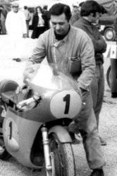 Ruggero Mazza con la Mv Agusta di Giacomo Agostini