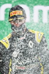 Ricciardo sul podio del Nurburgring. Getty