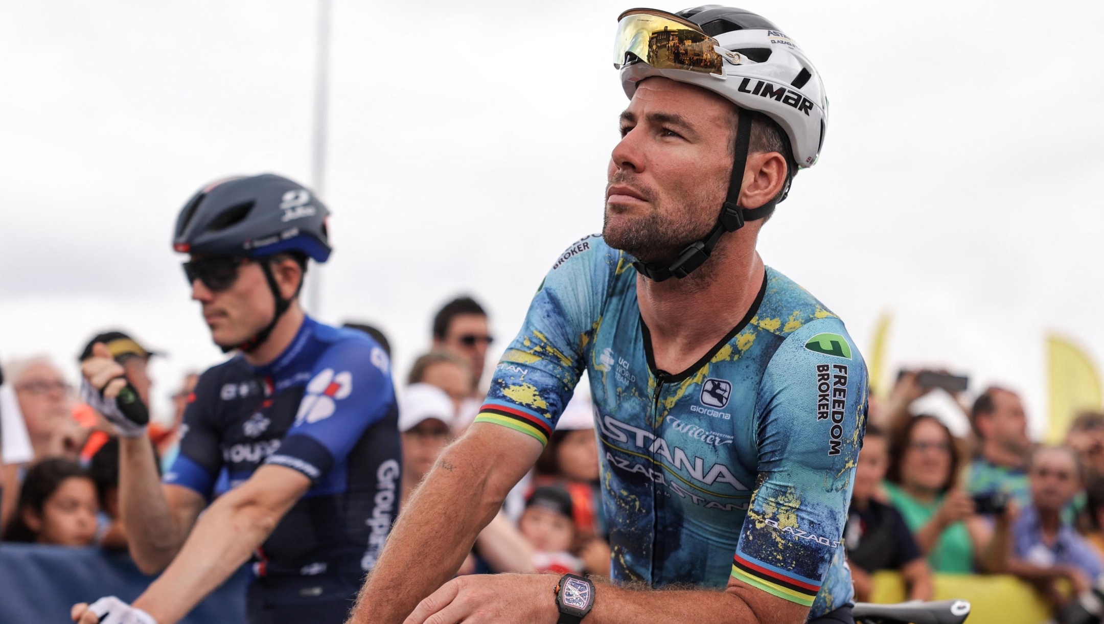 Astana Qazaqstan Team's British rider Marc Cavendish awaits the start of the 3rd stage of the 110th edition of the Tour de France cycling race, 193,5 km between Amorebieta-Etxano in Northern Spain and Bayonne in southwestern France, on July 3, 2023. (Photo by Thomas SAMSON / AFP)